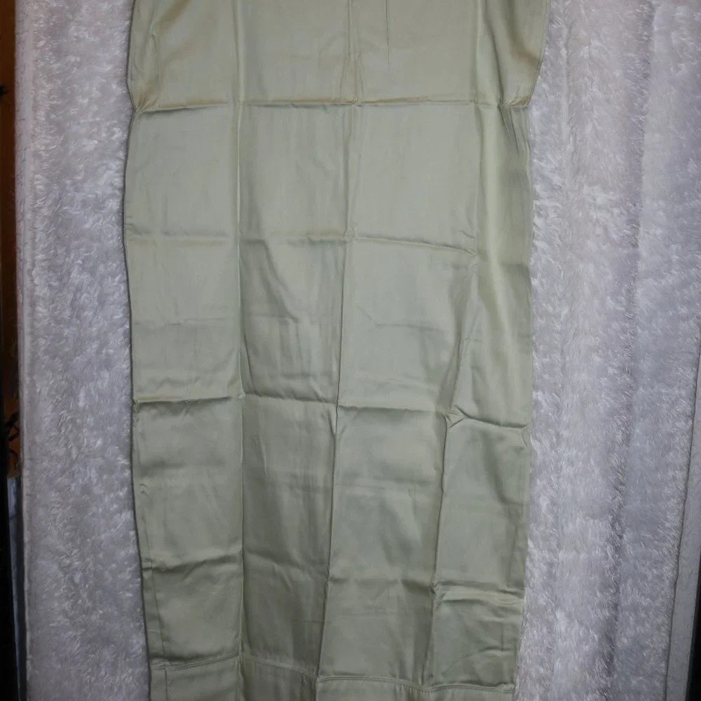 Select Comfort set of 2 celery green pillowcases 310 thread count 42x21